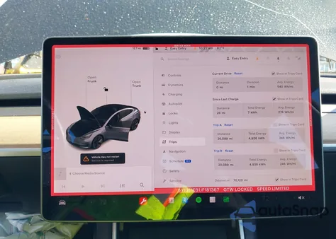 2018 Tesla Model 3 Long Range/Performance из США, поврежденный, VIN 5YJ3E1EB1JF181367